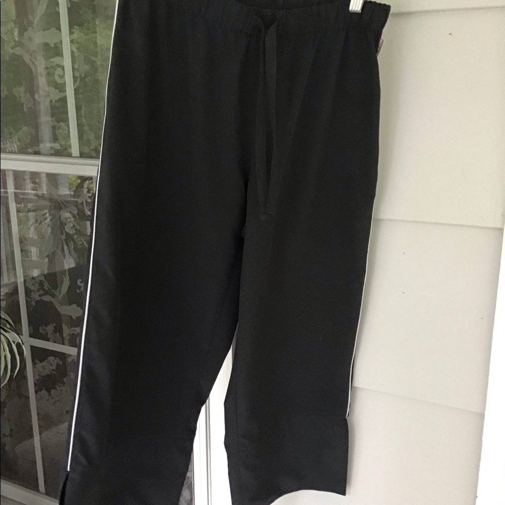 Ladies Reebok capris pants black size small